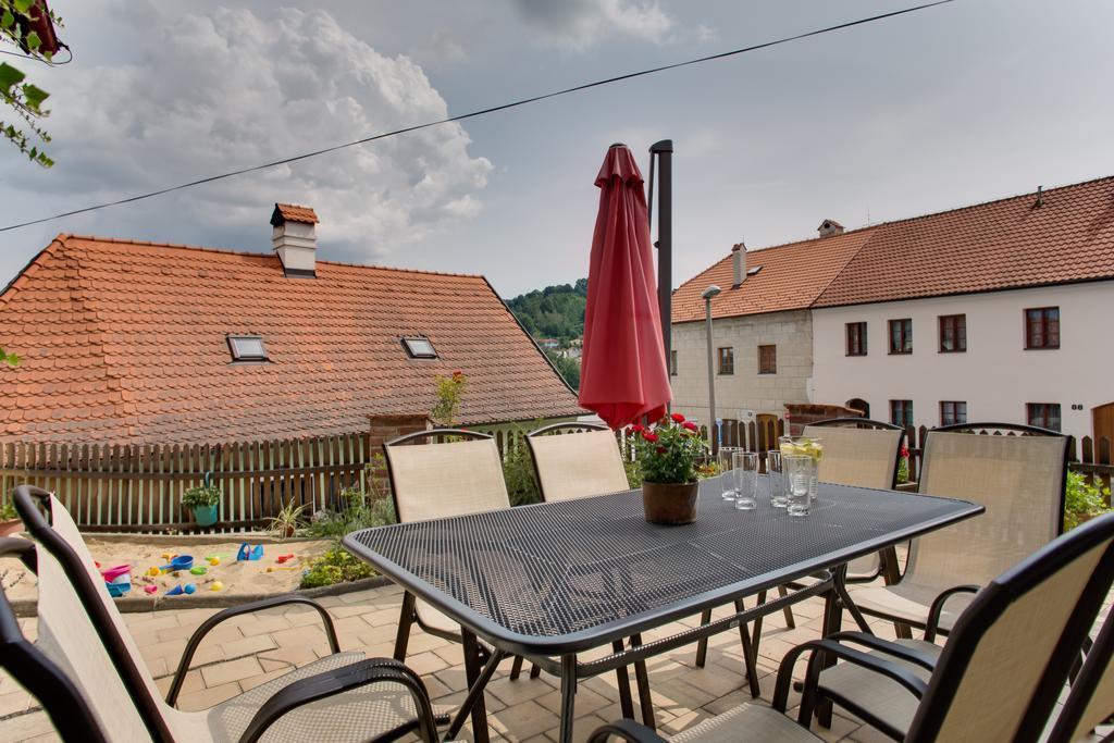 Amazing 5 Bedroom House Krumlov 82 - 4 Min Walk To Main Square チェスキー クルムロフ エクステリア 写真