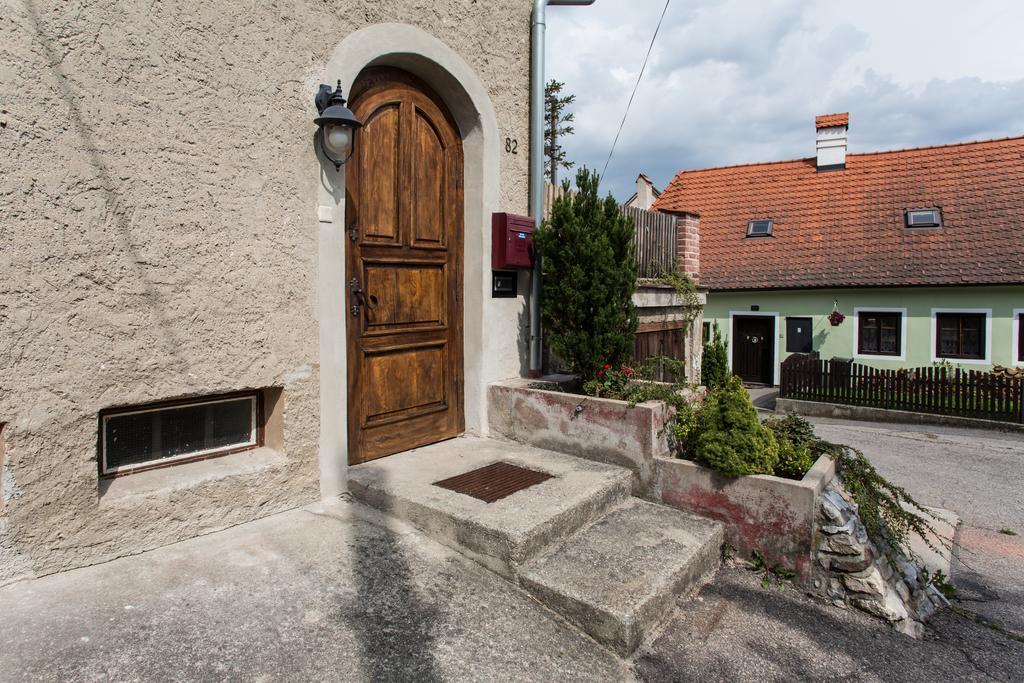 Amazing 5 Bedroom House Krumlov 82 - 4 Min Walk To Main Square チェスキー クルムロフ エクステリア 写真